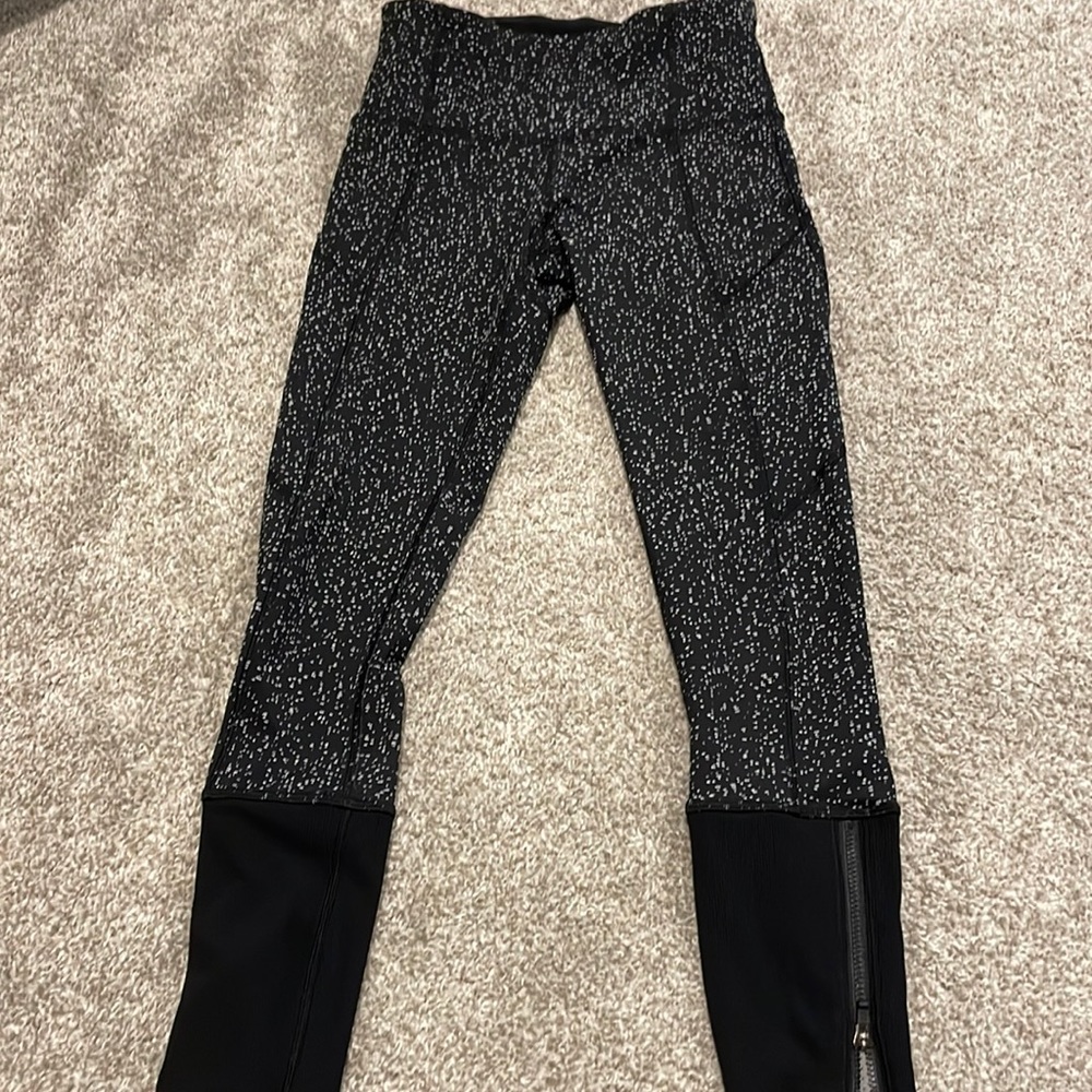 EUC black and white lululemon leggings